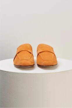 Art. 06 Loafer In Suede Arancio -Deux Amies Shop alessandra accessory art 06 loafer in suede arancio 30916039802934