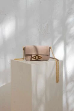 Icon Handbag In Elefante