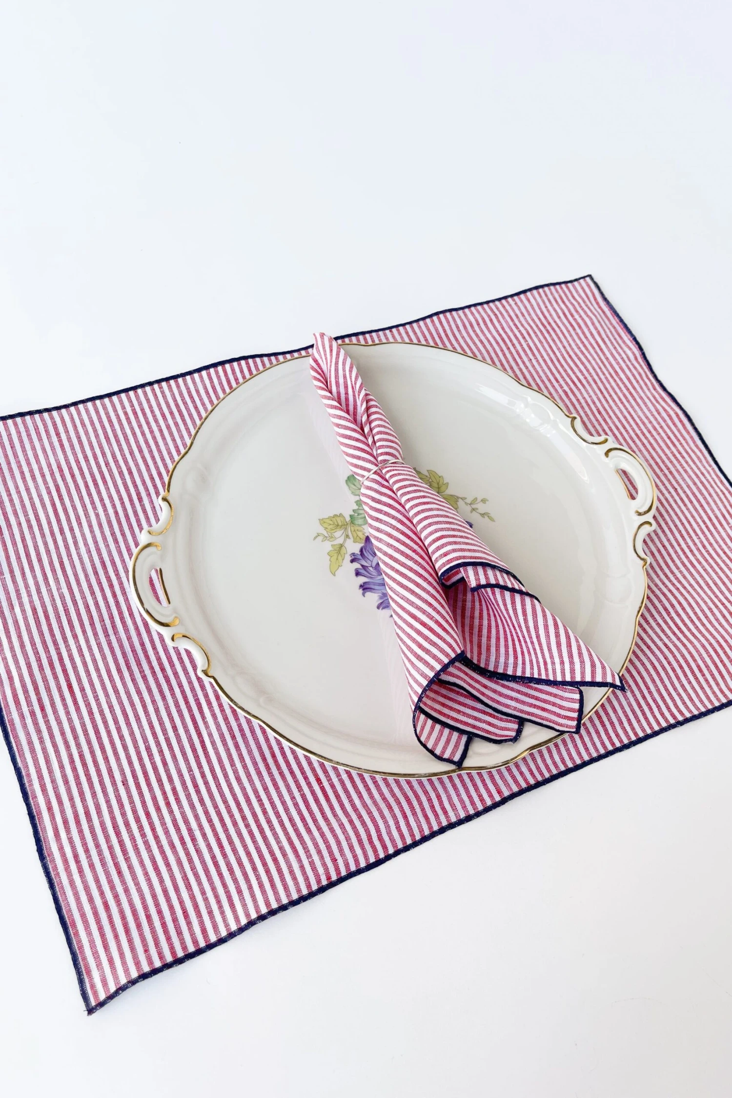 Serviettes In Red Stripe 2 Serviettes In Red Stripe - Image 2