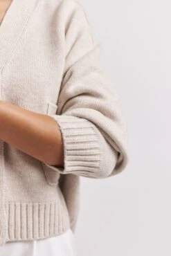 Effie Cardi In Porridge -Deux Amies Shop alessandra cashmere cardigan effie cardi in porridge 41099422138662