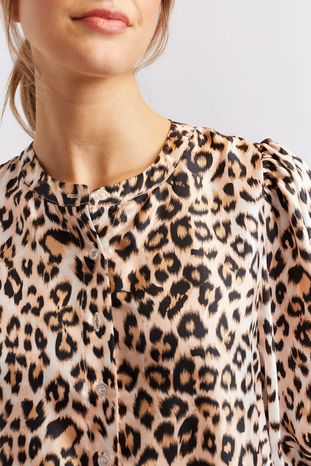 Magnolia Silk Shirt In Classic Animal 5 Magnolia Silk Shirt In Classic Animal - Image 5