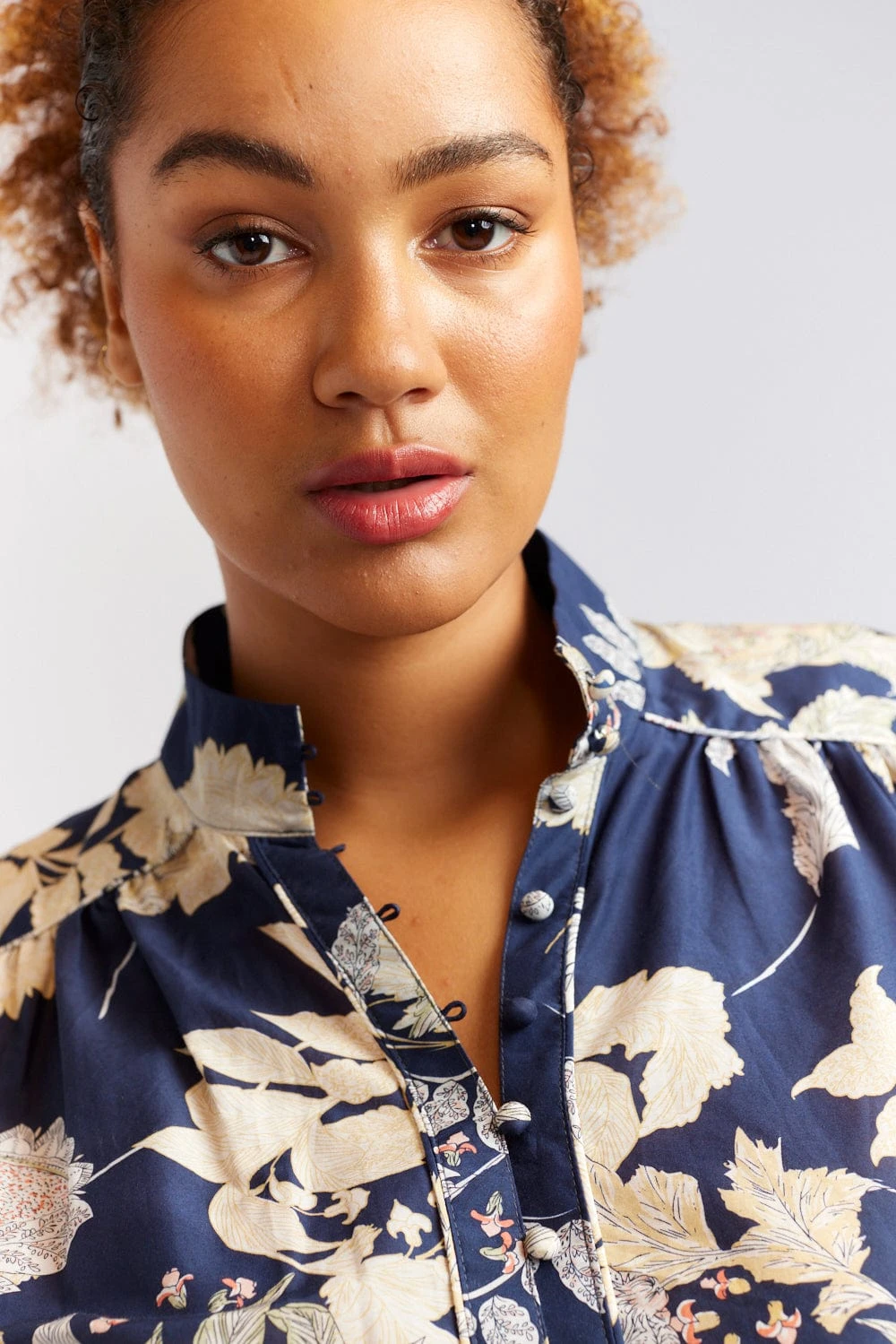 Rosemary Cotton Silk Shirt In Navy Aster 7 Rosemary Cotton Silk Shirt In Navy Aster - Image 7
