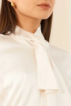 Sleeveless Pussy Bow Silk Top In Ivory -Deux Amies Shop alessandra cashmere shirts sleeveless pussy bow silk top in ivory 41463108993318