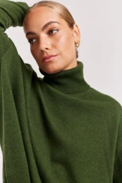 A Polo Bay Cashmere Sweater In Military
