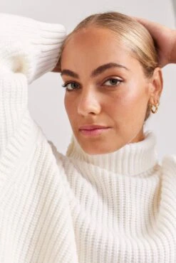 Gwen Sweater In Cream -Deux Amies Shop alessandra cashmere sweater gwen sweater in cream 40952870535462