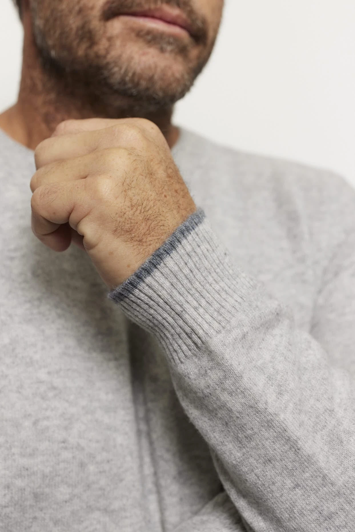 Jules Cashmere Sweater In Grey 5 Jules Cashmere Sweater In Grey - Image 5