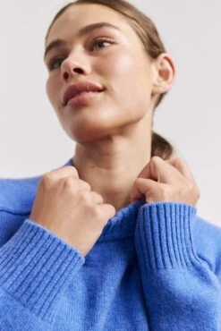 Blair Cashmere Sweater In Lagoon -Deux Amies Shop alessandra sweater blair cashmere sweater in lagoon 41227193254182