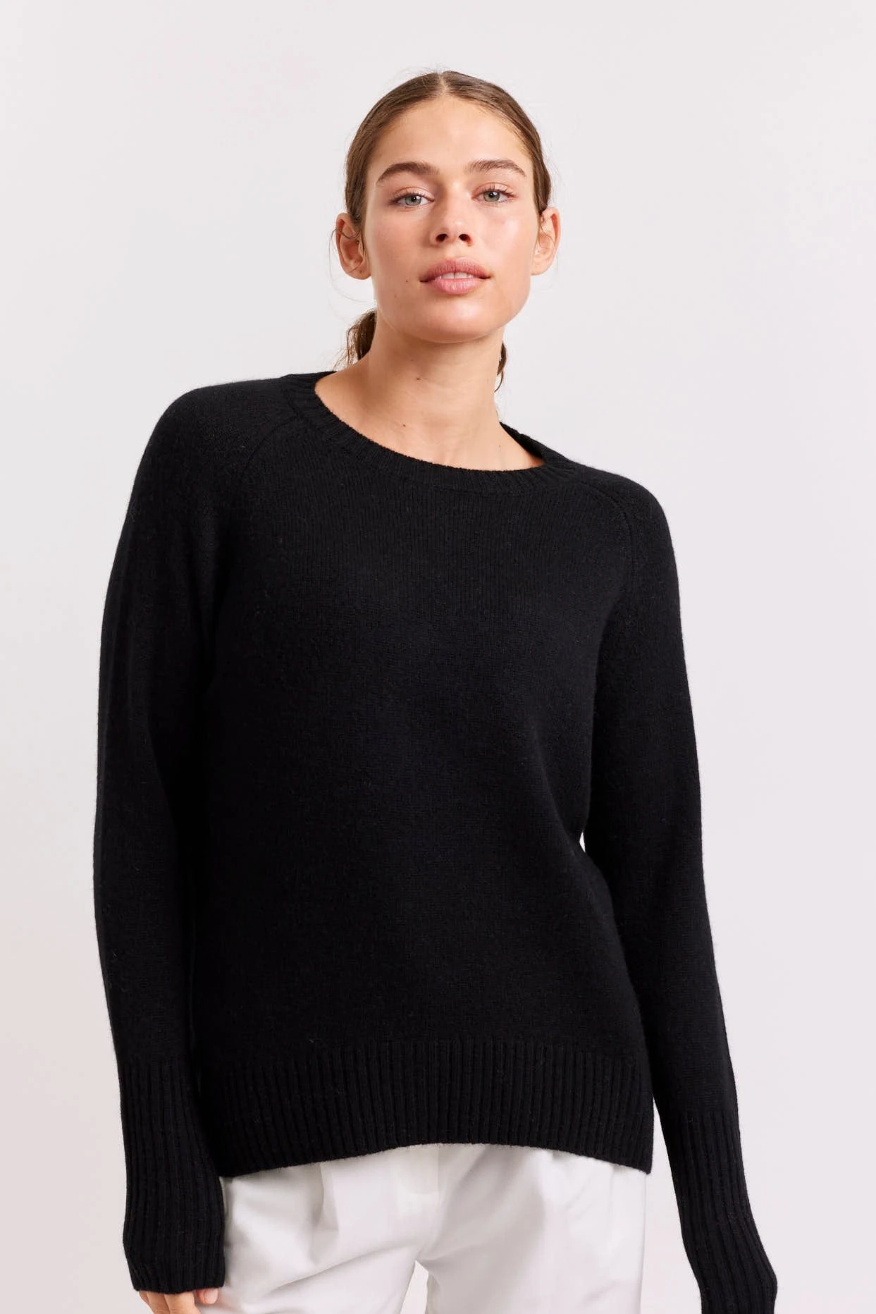 Fifi Crew Cashmere Sweater In Black 3 Fifi Crew Cashmere Sweater In Black - Image 3