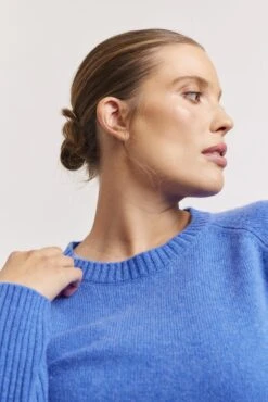 Fifi Crew Cashmere Sweater In Lagoon -Deux Amies Shop alessandra sweater fifi crew cashmere sweater in lagoon 41227931517222