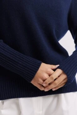 Fifi Crew Cashmere Sweater In Navy -Deux Amies Shop alessandra sweater fifi crew cashmere sweater in navy 41227941675302