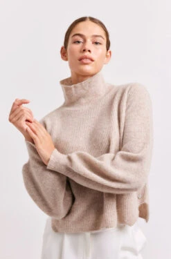 Pepper Cashmere Sweater In Lightweight Beige