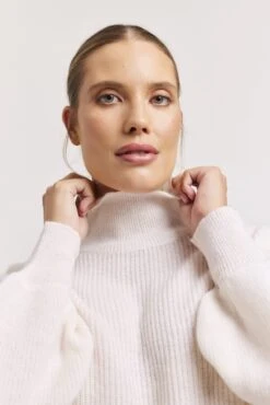 Pepper Cashmere Sweater In White -Deux Amies Shop alessandra sweater pepper cashmere sweater in white 41228039913766